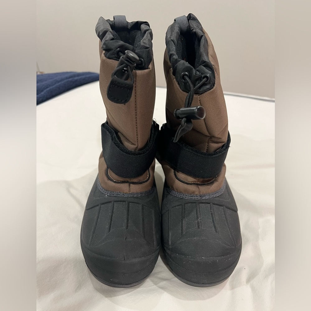 Cat & Jack brown ski boots.